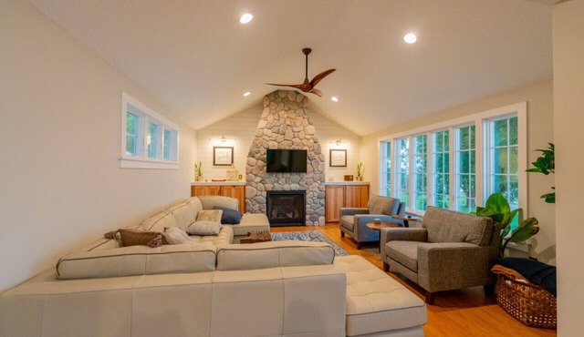 Pet-Friendly Lakefront Cottage with kayaks in Waconia