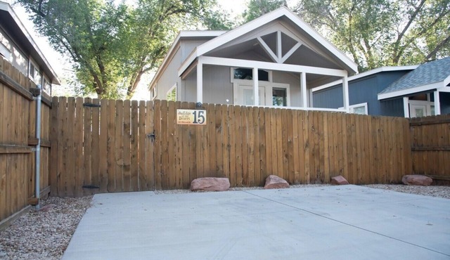 Pet-Friendly Moab Tiny Home Near Arches | Sleeps 6 | Private Porch | Desert View