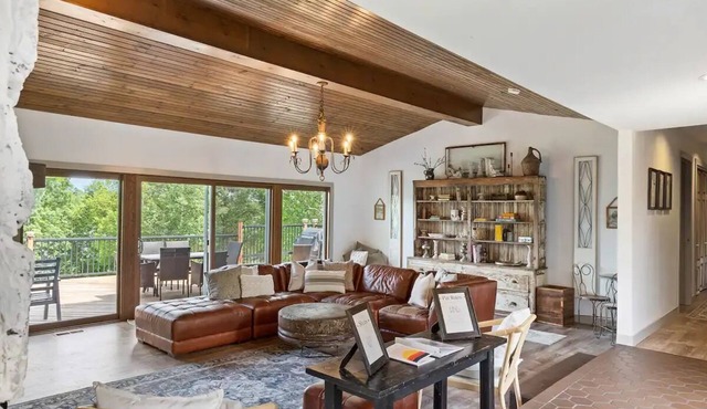 Pine Lake House in Baldwin