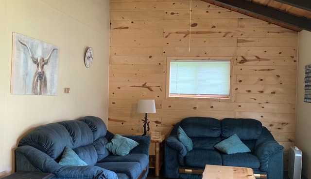Private cabin on serene lake. Small family owned resort. Great fishing lake.