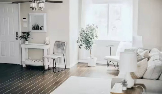 Private Covered Garage +In-Unit Laundry+ Restaurant Row+93 Walkscore + 606 Trail