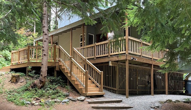 Private Cozy Cabin Hike Mt Rainier, Sunrise