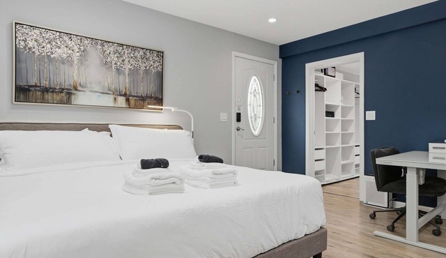 Private King Suite - Springfield METRO in Springfield