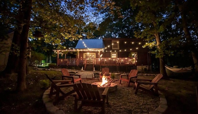 Private Luxury Cabin w/Hot Tub, Fire Pit & Sauna in Henry County
