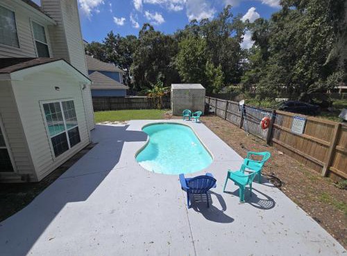 Private Pool & BBQ Grill Near Botanical Gardens in Savannah