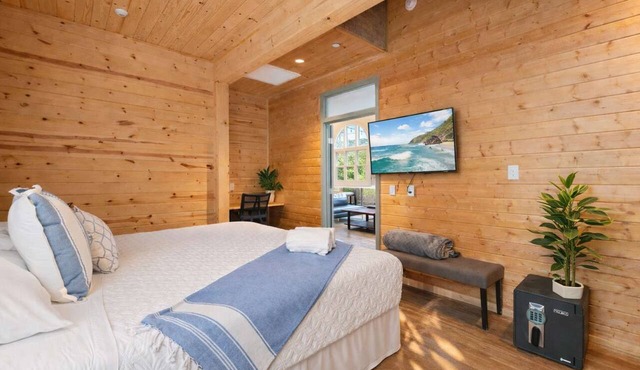 Private Resort, Multiple Houses. 48 guests. Expandable.