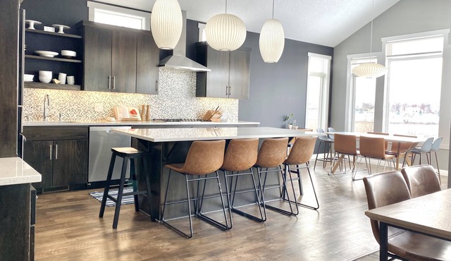 Private, Spacious, Modern Home in Blaine — w/Pool Table, Sleeps 13+