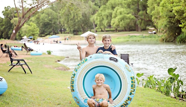 #Q Son's Blue River Camp - Glamping Cabin w/2 Queen Beds