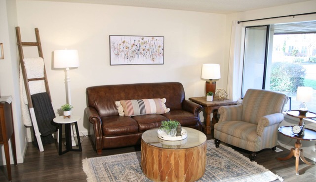 Rainier Villa, 2 minute walk to town