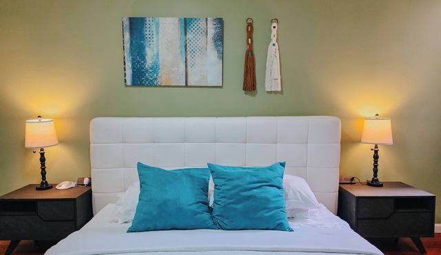 Regent/King Beds/Elevator/2 Ensuite/W/D