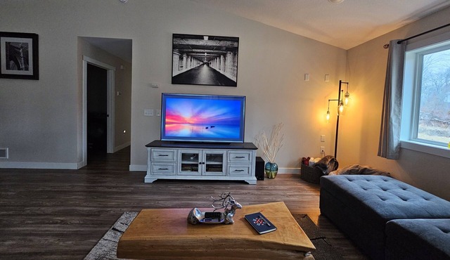 Relaxing Getaway with Hot Tub! 3-BR, 2-BA, One-Level in Brainerd