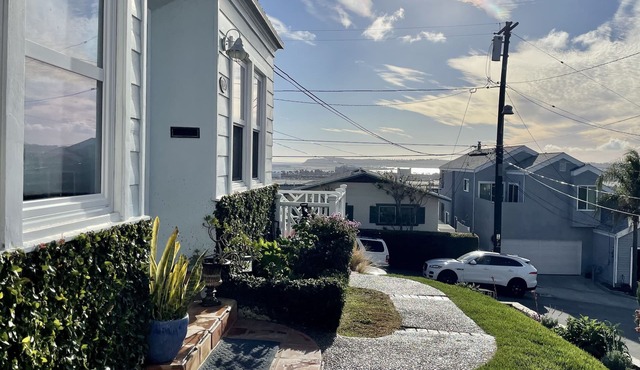 Relaxing Mission Hills Cottage with Great Views