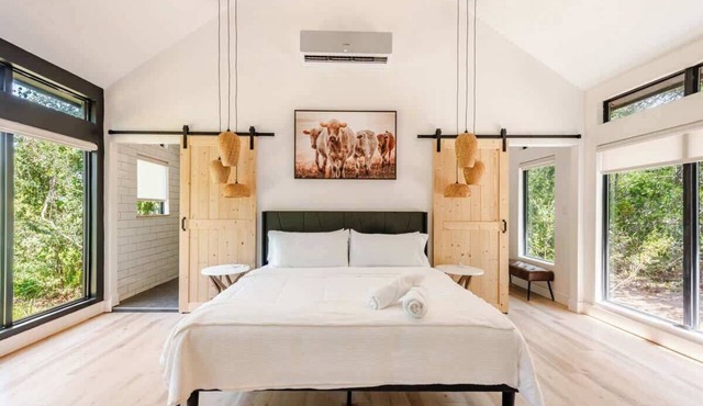 Relaxing Ranch, Friendly Animals, Modern Stay