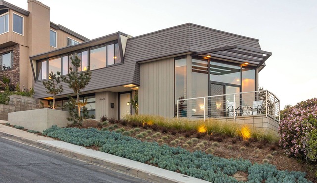Renovated Mid-Century Mod Home with Spectacular Views in Point Loma (Spa & A/C)