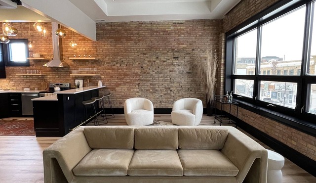 Renovated modern studio apartment in the heart of downtown. in Williston