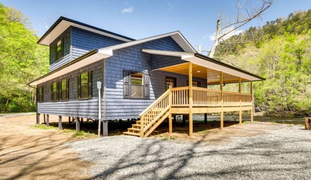 River Escape River Front Cabin