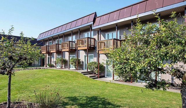 Rodeway Inn Enumclaw Mount Rainier-Crystal Mountain Area in Enumclaw