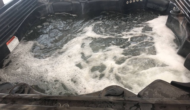 Romantic getaway! With gorgeous views from the Hot Tub!