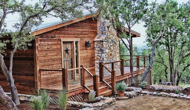 Romantic Luxury Cabin! Has it all Hot tub, Fireplace, Gorgeous Views!