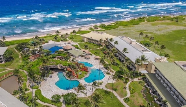 Romantic Oceanfront Kauai Beach Resort, Jacuzzis, restaurants, 4 pools