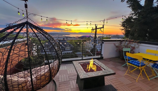 Rooftop Mural 1GB Parking AC FIFAStadiums W/D BBQ Mountain&Bay Views New Kitchen