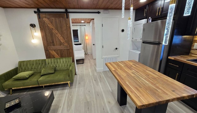 Rustic Chic Tiny house @College/Winter Pk. Sleep 4 in Orlando