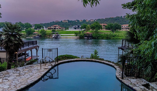 Scenic Seclusion Near Austin: 2 Luxe Suites, Designer Dining & City Access