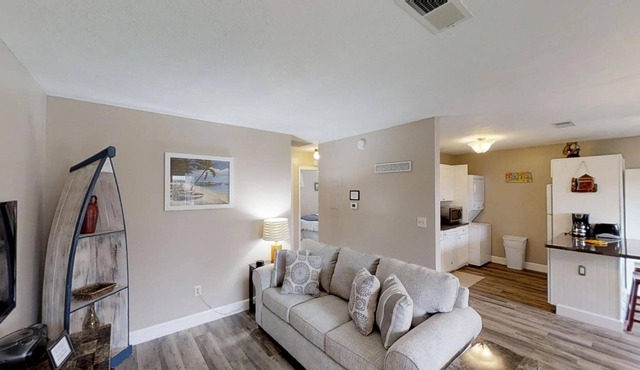 SCV 5: Stand-Alone Cottage in Ocean-Front Community with Coastal Chic Vibes