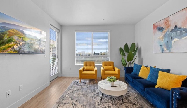 SDs most Amenity-Rich Apartments! Resort-Style 2BR