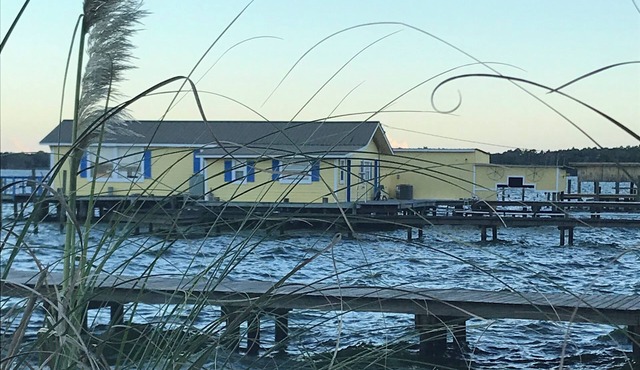 Seas the Day Cottage is built over the water for fantastic fishing & lake views.
