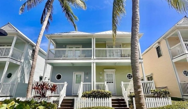 Seas the Keys Getaway with plunge pool/spa