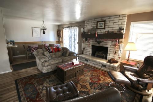 Secluded Cabin w Coffee Mount Abajo and Golf Views