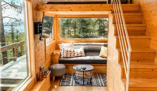 Secluded tiny house overlooking Lake Superior in Silver Bay