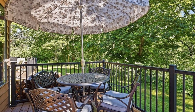 Secluded Townhome 15 min from Downtown