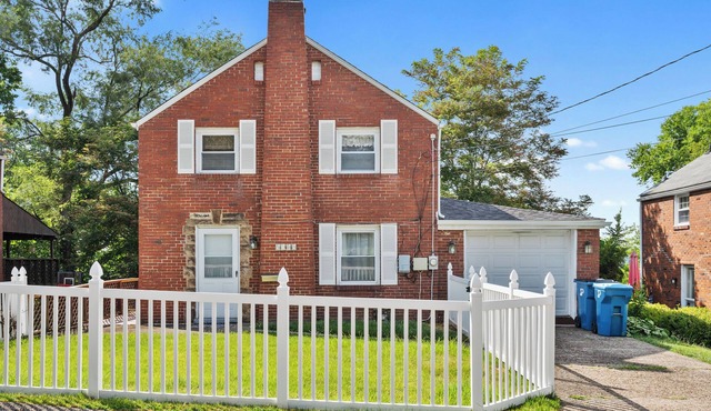 ✰Self Check-In✰Backyard✰Decks✰Full Kitchen✰W/D✰Smart TVs✰FREE Parking✰Cozy Beds