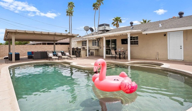 SERENDIPITY SCOTTSDALE: HEATED POOL + FIRE PIT in Scottsdale