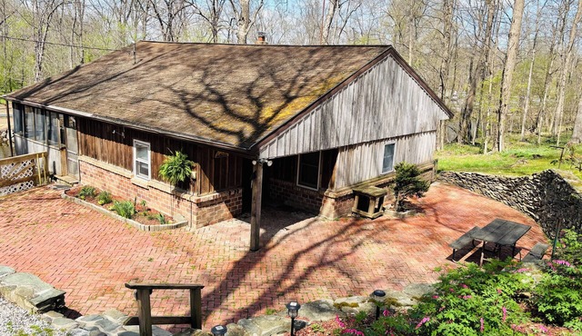Serene 2-bedroom cottage along Marsh Creek in charming Gettysburg