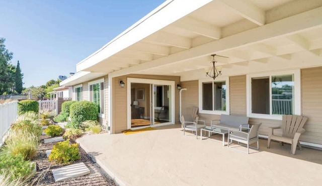 Serenity in San Diego with Amazing Canyon Views!