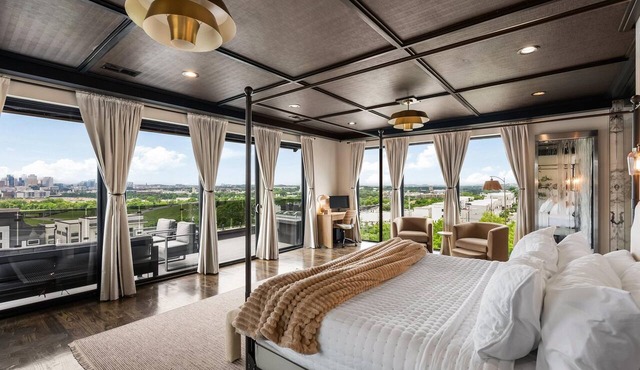 Skyline Luxury | Rooftop Experience | Villa Sophia