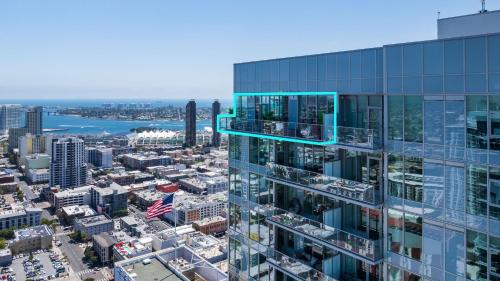 SkyLux Penthouse by AvantStay