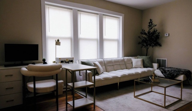 Sleeps 26 Modern Multi-Unit Gym Workspaces
