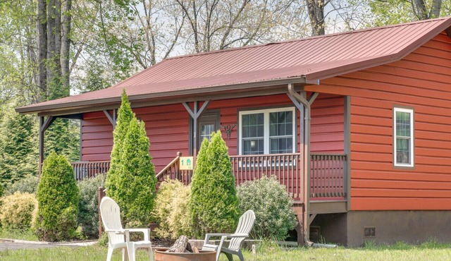 Smoky Mountain Cabin by Tuckasegee River!