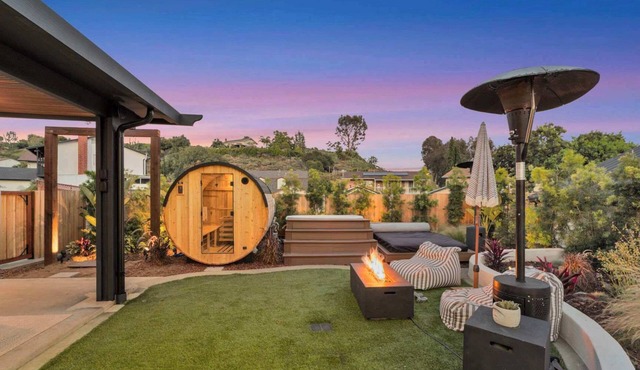 Spa Retreat: Sauna, Hot Tub & Gym in San Diego