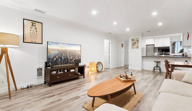 Spacious 2BR w/Fast Wi-Fi + Parking in San Diego