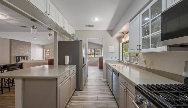 Spacious 3BR Austin Home Sleeps 6 Near Downtown