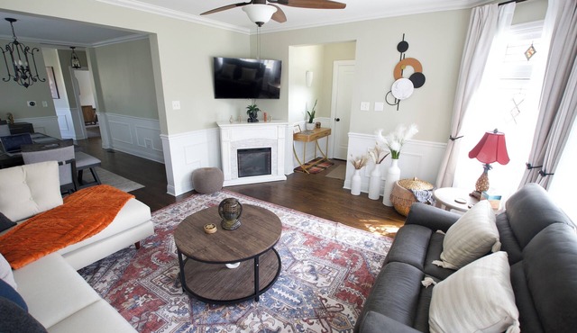 Spacious 5-bedroom bungalow in welcoming Berwyn