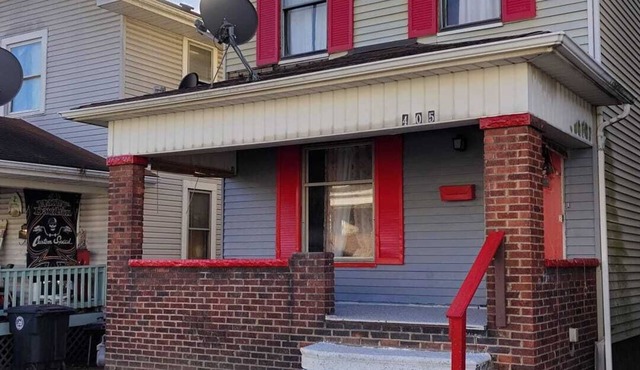 Spacious 5-bedroom house in delightful Stubenville with AC, WiFi