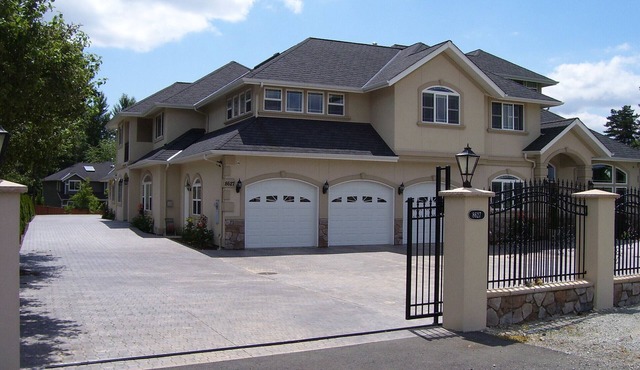 Spacious 5-bedroom villa in charming Bothell Sleeps 16+