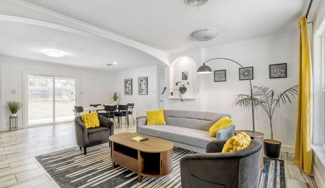 Spacious Austin Retreat Yard + Fast to Downtown