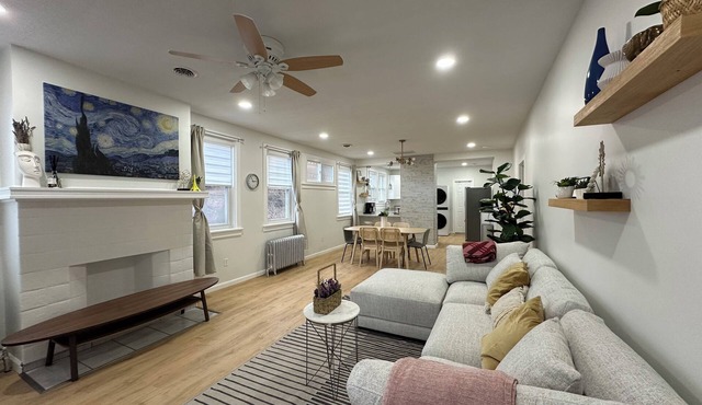 Squirrel Hill Modern and Cozy 3BR/2BA apartment with AC, WiFi